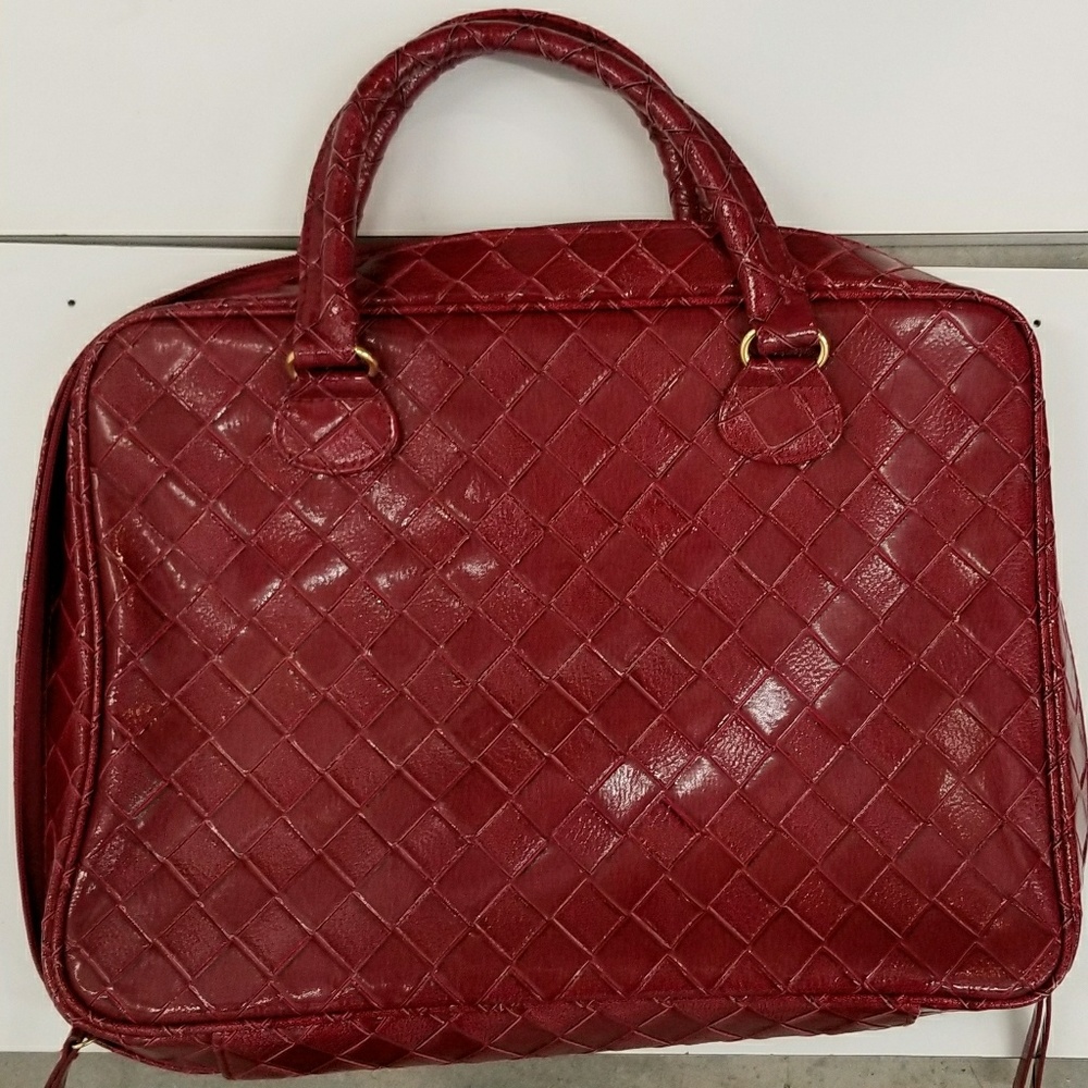 Estee Lauder Glamour Red case
